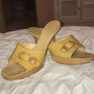 CHANEL YELLOW HEELS